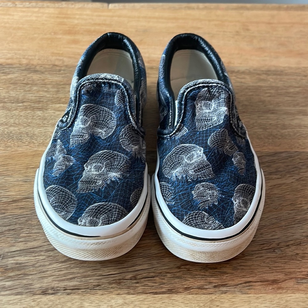 Toddler boys “Skull” Vans slip-on sneakers